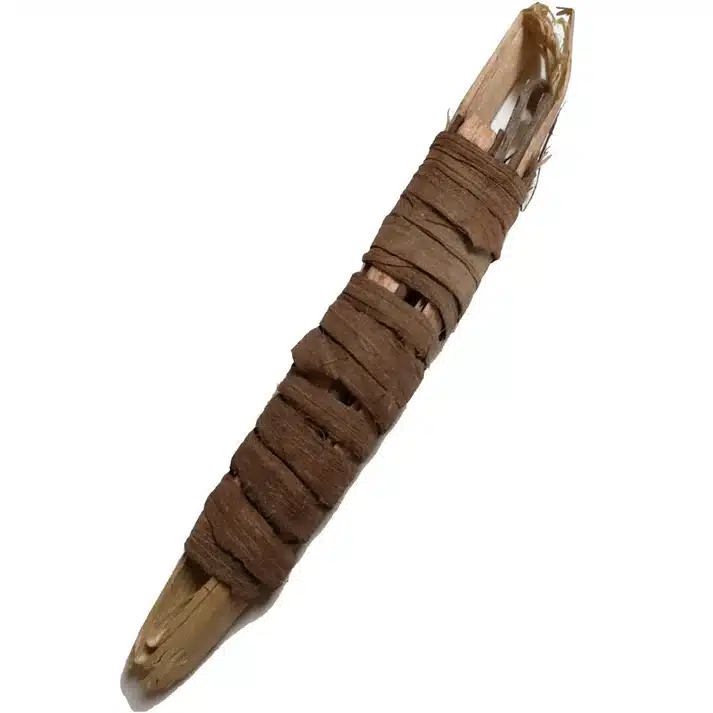 decouvrez-le-baton-decorce-de-n Découvrez le Bâton d'Écorce de Noyer pour une Hygiène Buccale Naturelle et Traditionnelle – Image 1