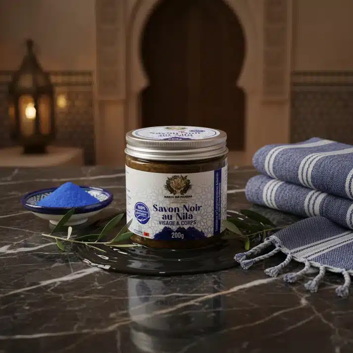 savon-noir-nila-hammam-4 Savon Noir Nila : Exfoliation et Éclaircissement Naturels pour une Peau Radieuse 200 gr – Image 1